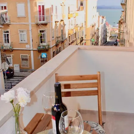River View Balcony - Historic Center ! شقة *